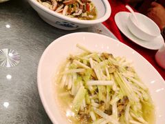 -侬佳蒸菜馆(听潮店)