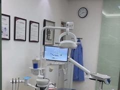-雅悦齿科(顾村公园店)