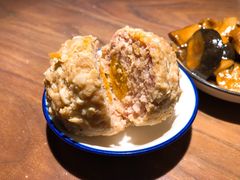 咸蛋黄狮子头-十面春风·江南面馆(崇宁路店)