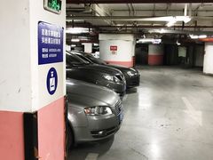 -中山公园-龙之梦停车场