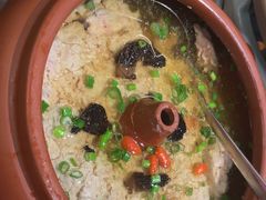 汽锅菌子肉饼-老滇山寨•云南特色菜•地方菜•民族风情歌舞表演(金碧店)