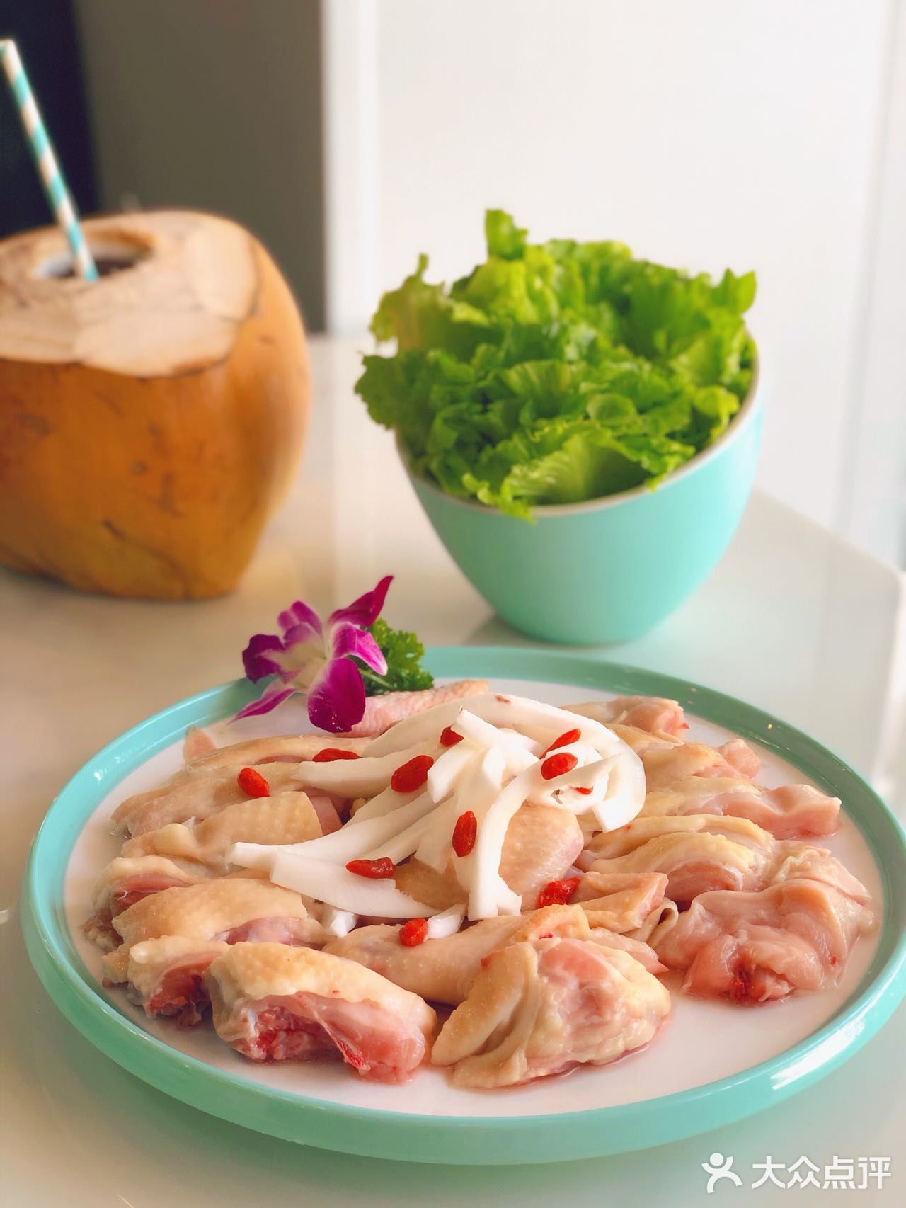 吸收了鸡油的米饭亮蹭蹭的特吸引人！
