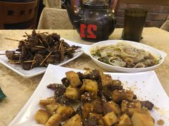 -维吾尔餐厅(宜山路店)