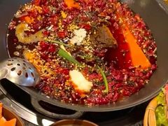 -渝嘴小老弟老火锅(华新村店)