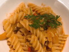 西班牙辣番茄鸡肉意大利螺丝面-C&R西班牙餐厅