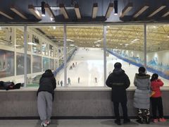 -乔波室内滑雪场