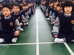 -上海市民办金苹果学校