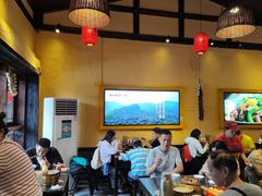 -富正毅三下锅·湘西韵味(天门山索道店)