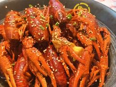 -肥肥虾庄·金牌油焖大虾(汉口城市广场店)