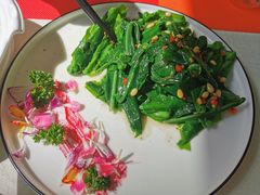 松子炒山苏叶-若蘭慈·无国界素食料理(欢乐海岸店)