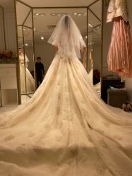点击看大图 -GRACE KELLY婚纱与礼服(北京店)