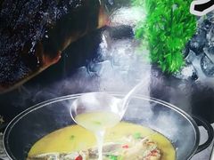 -醉美东江·三文鱼·烧鸡公