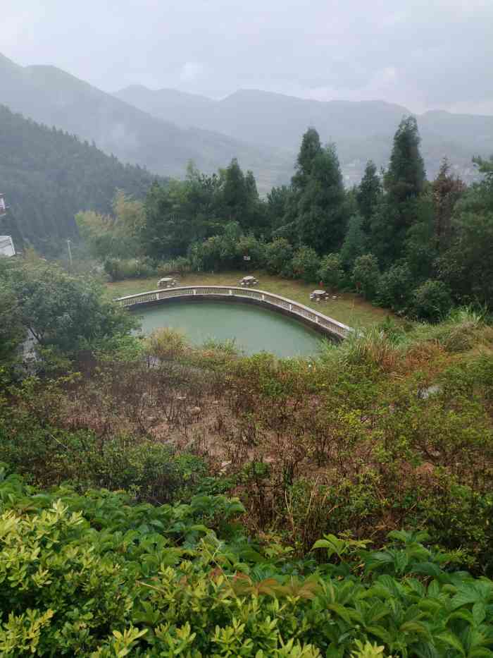 雪山风雅颂-"蓝天白云下, 风雅颂还是美美的~ 大."-大众点评移动版