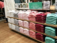 -优衣库(上海虹口龙之梦店)