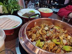 -虾弄弄海派小龙虾·牛羊蝎子火锅