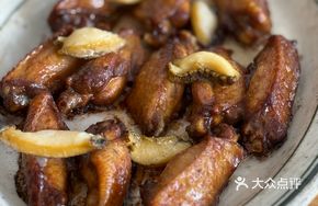 Steamed Abalone with Chicken Wings