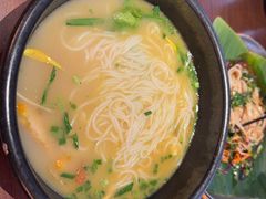 -银米·云南传统过桥米线(双廊黑金冠店)