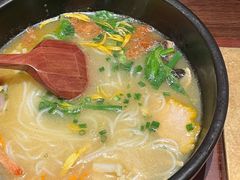 -银米·云南传统过桥米线(双廊黑金冠店)