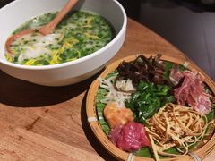 过桥米线-SHAN山(前滩太古里店)