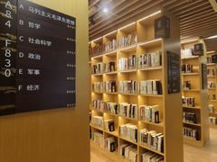 -漕河泾街道图书馆(漕河泾社区文化活动中心店)