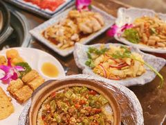 香辣肥牛粒煲仔饭-同仁四季椰子鸡(海岸城天利店)