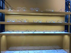 -罗伯特眼镜·蔡司官方授权(罗湖国贸店)