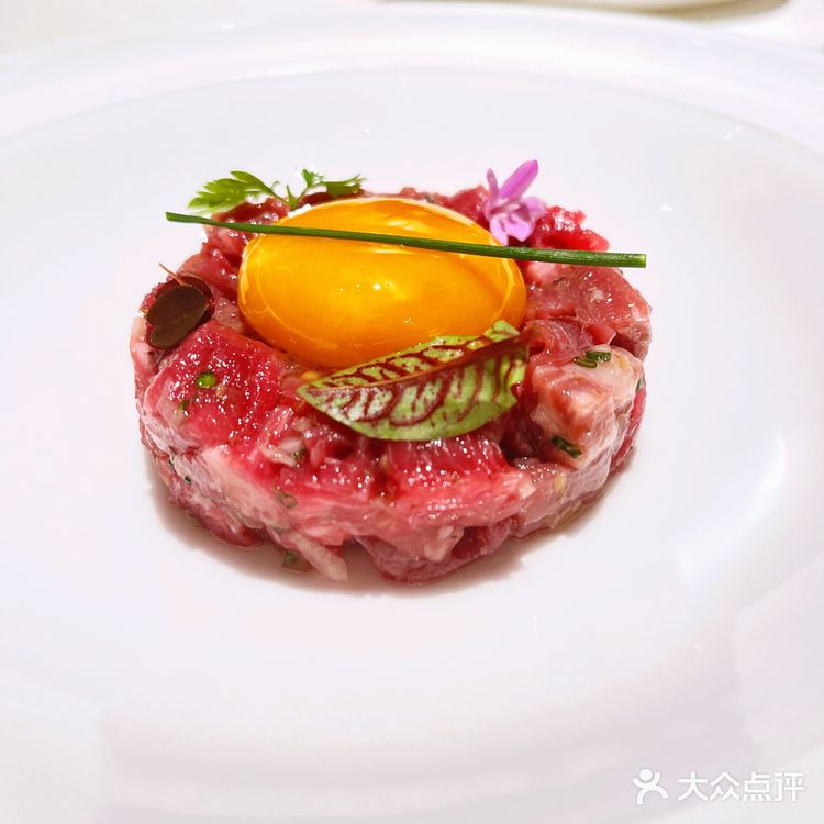 红色牛油果 广州新晋艺术法餐 很固执的钻研 只为呈现出最好的