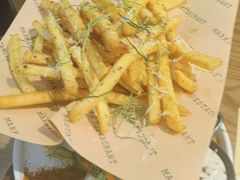-Mark&Mars Restaurant