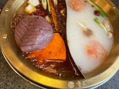 -小天鹅火锅·一线江景洪鼎旗舰店(洪崖洞店)