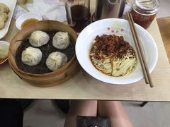 -珊珊小笼馆(仙霞路店)
