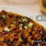 强推！干烧黄鱼可太好吃了，配菜是蘑菇胡萝卜丁