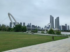 -南京眼步行桥
