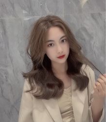 -变画·发型STUDIO