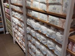 -名创优品(广东省广州琶洲保利广场店)