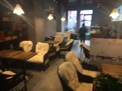 -杨小贤(东融国际影城店)