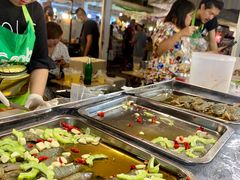 -席娜卡琳火车铁道夜市