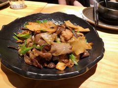杏鲍菇竹耳爽肉片-十三式重庆江湖菜(金茂览秀城店)