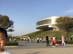 -郑东新区龙湖公共艺术中心