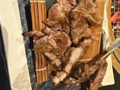 -山川小町·极番烧肉(新地假日广场店)