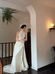 -Lady  Jane高端婚纱礼服馆