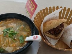-闫家驴肉老店(华电一校店)