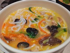 云南过桥米线-云海肴·汽锅鸡·云南菜(高德置地店)