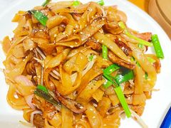 干炒牛河-頂好酒家·经典粤菜(海信广场店)