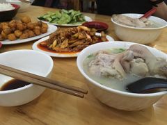 -雷祖芳老妈蹄花店