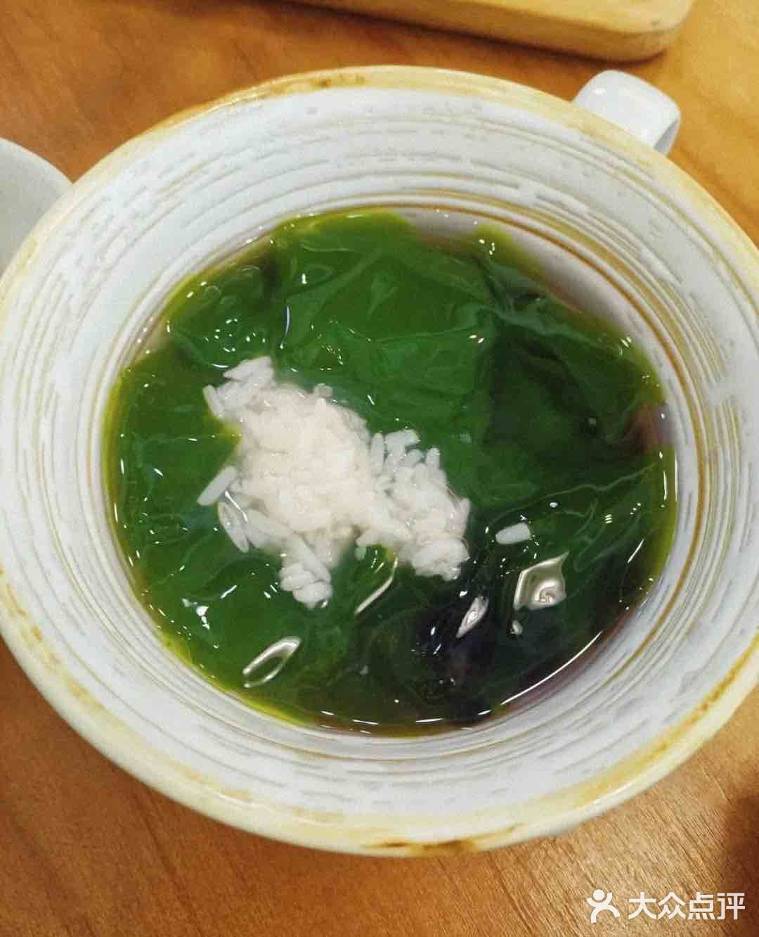 台风过境🌀出来觅食🍚 离家不远的素食餐厅