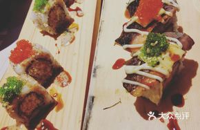 Dongju Sushi Roll