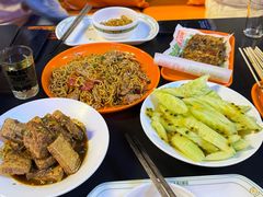 -威记烧嘢·南宁烧烤·超级生牛(绿地店)