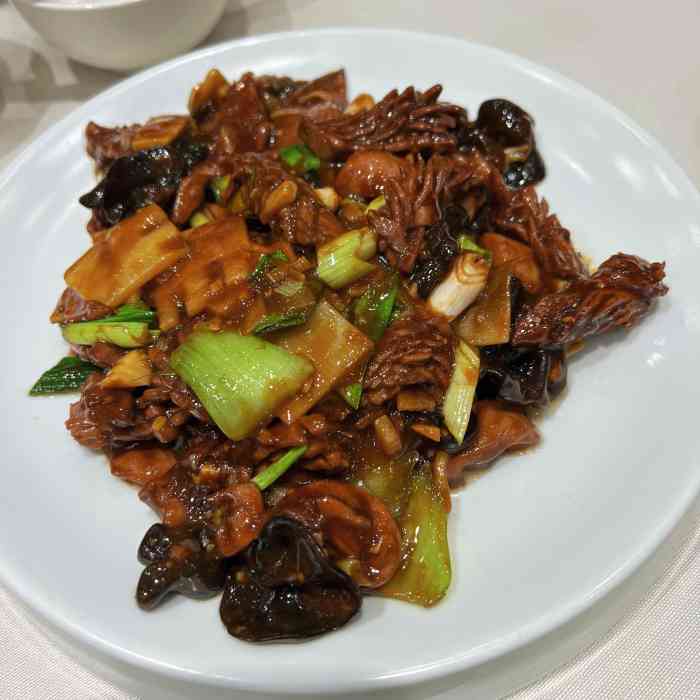 致美斋饭庄(白广路店)-"就在单位旁,聚会都去那.因为据说是老字.
