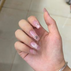 -小黑瓶美甲美睫