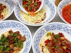 -李与白包子铺(桐梓林店)